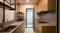 Sixth Avenue (D10), Terrace #581926431